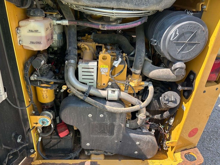 2020-caterpillar-259d3-two-speed-compact-track-loader-skid-steer-image-7