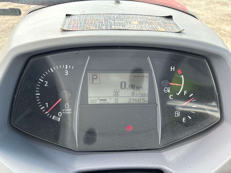 2017-kubota-m5-111d-image-14