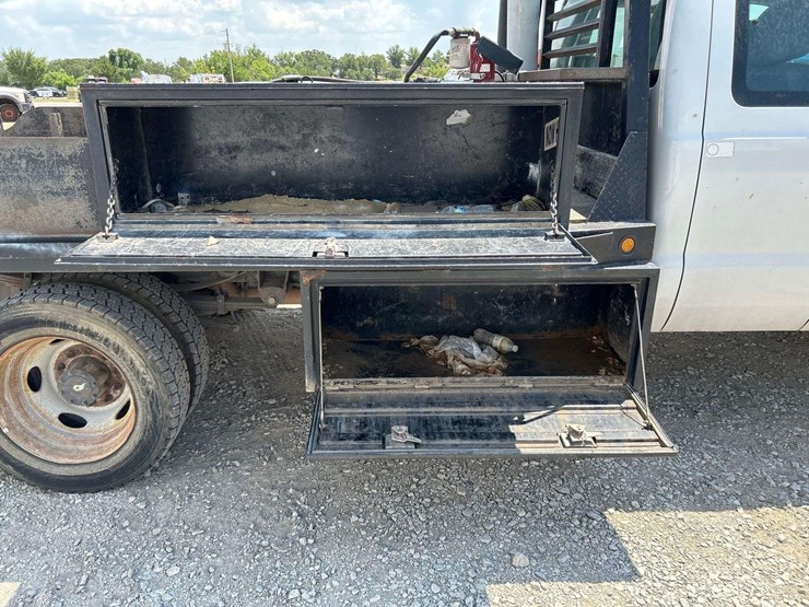 2016-ford-f550-image-22