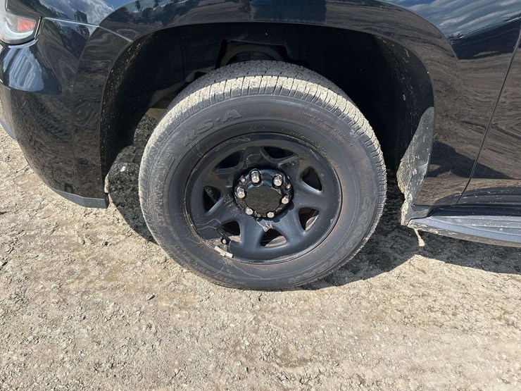 2017-chevrolet-tahoe-image-22