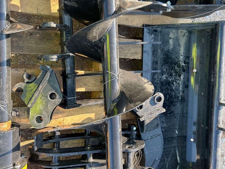 pallet-of-miscellaneous-mini-excavator-attachments-image-6