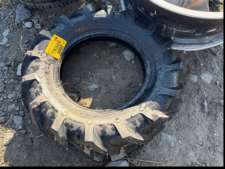 #2806-•-carlisle-super-lug-6-12-tire-image-1