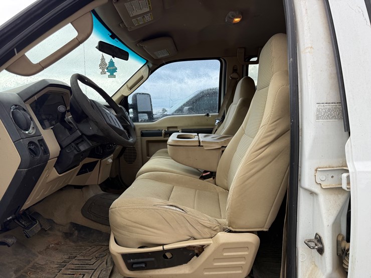 2010-ford-f350-image-35