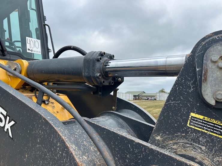 2016-john-deere-755k-crawler-loader-image-11