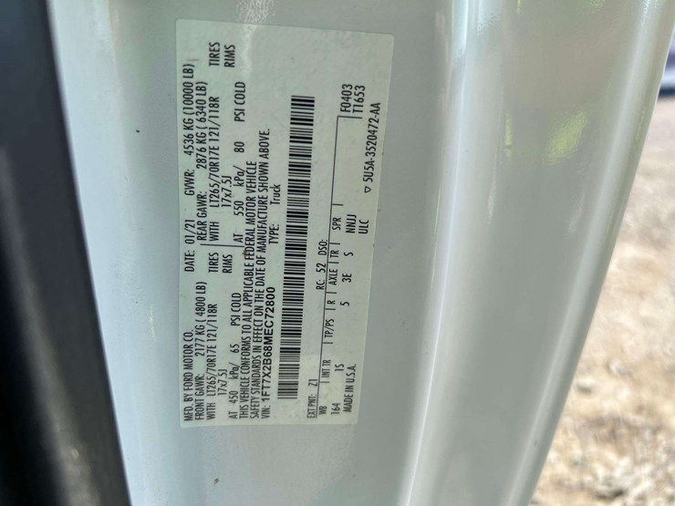 2021-ford-f250-xl-image-5