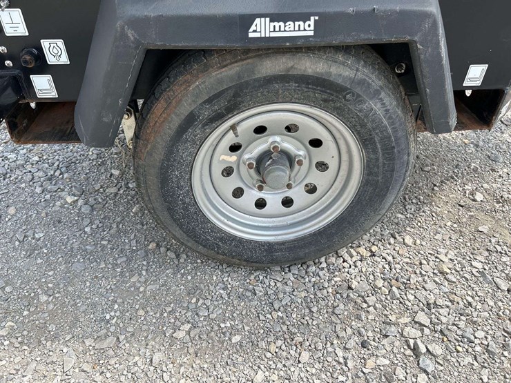 2019-allmand-bros-night-lite-v-series-image-14