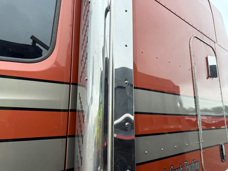 2015-peterbilt-579-image-42