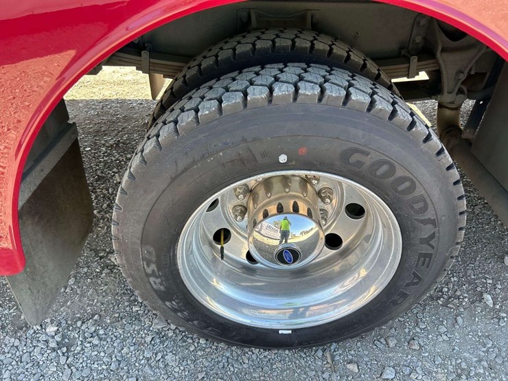 2005-ford-f650-image-33