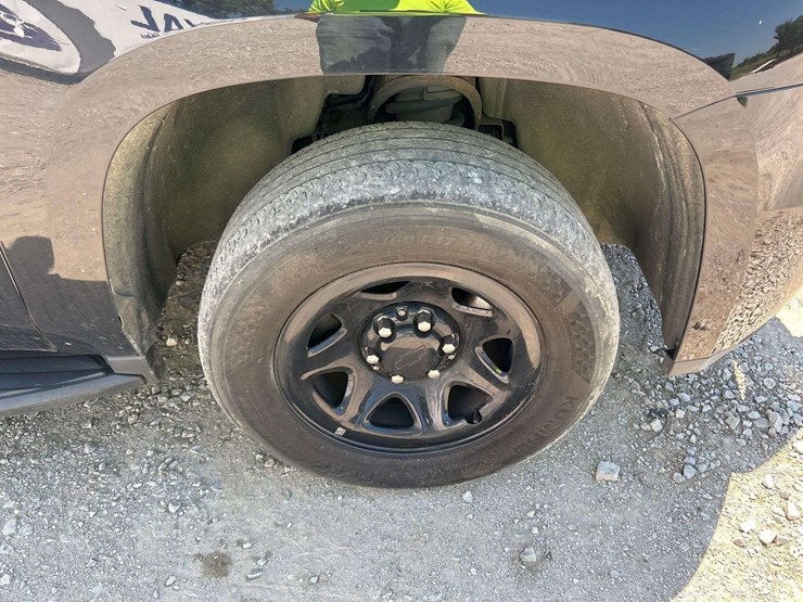 2019-chevrolet-tahoe-image-23