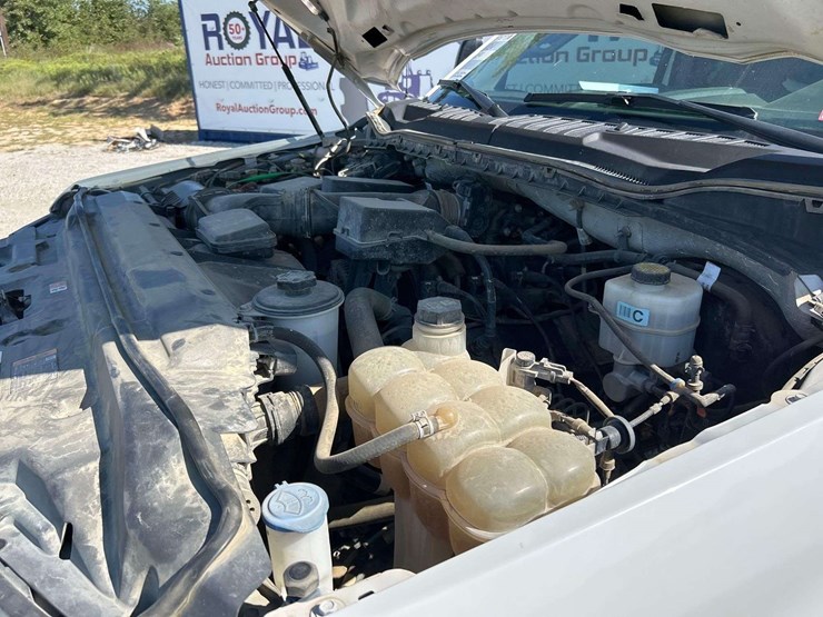 2021-ford-f250-xl-image-7