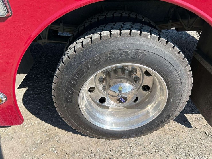 2005-ford-f650-image-32