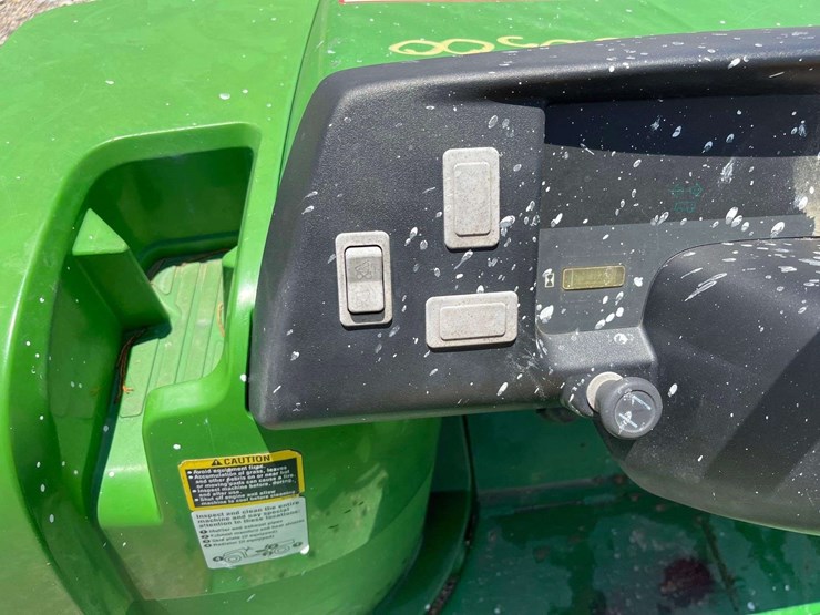 2010-john-deere-gator-image-11