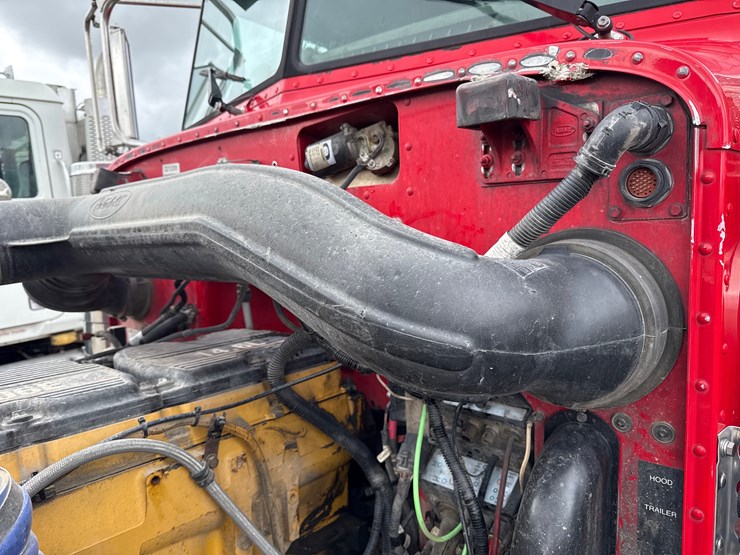 2014-peterbilt-389-image-55