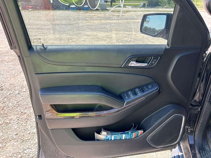 2019-chevrolet-tahoe-image-13