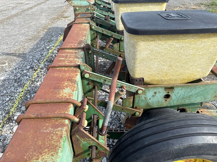 john-deere-7100-image-20