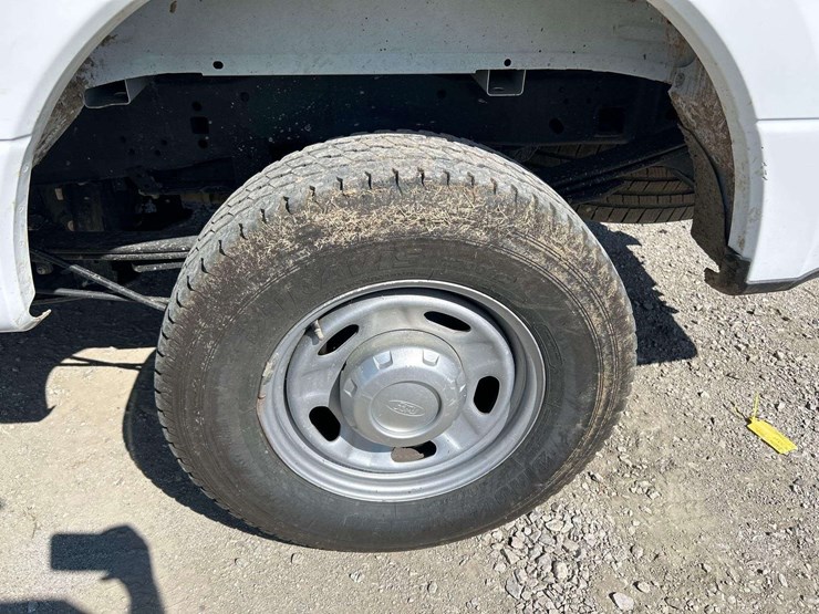 2022-ford-f250-xl-image-20