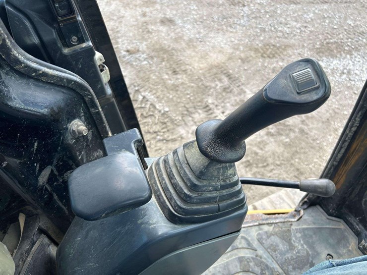 2008-caterpillar-303.5c-image-13