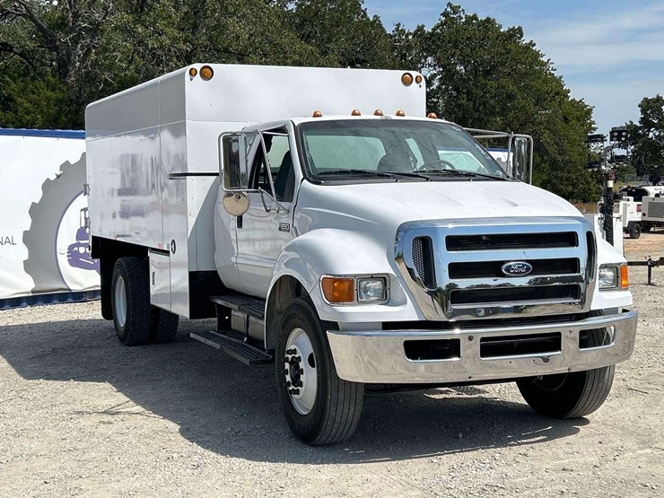 2007-ford-f750-image-8