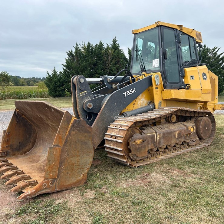 2016 John Deere 755K Crawler Loader