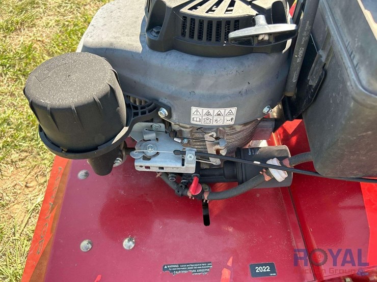 2022-toro-21in-hydraulic-walk-behind-turf-aerator-image-6