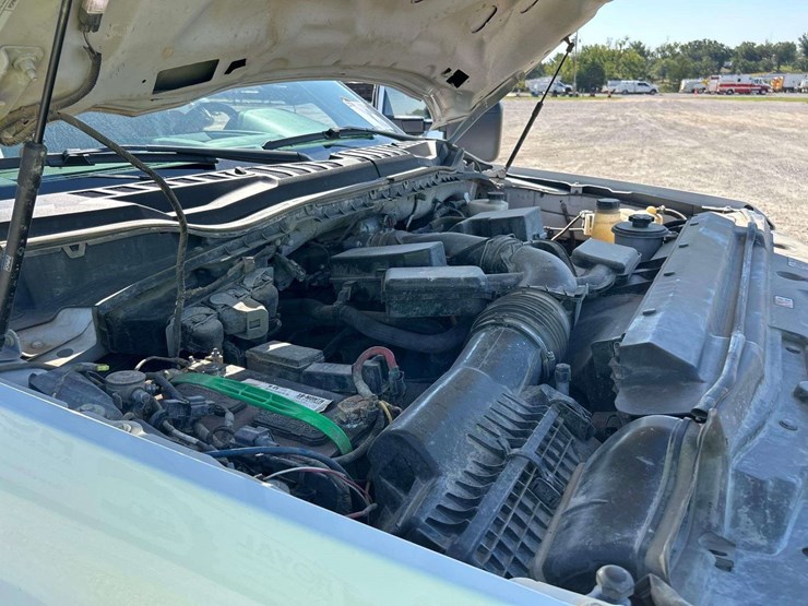 2021-ford-f250-xl-image-9