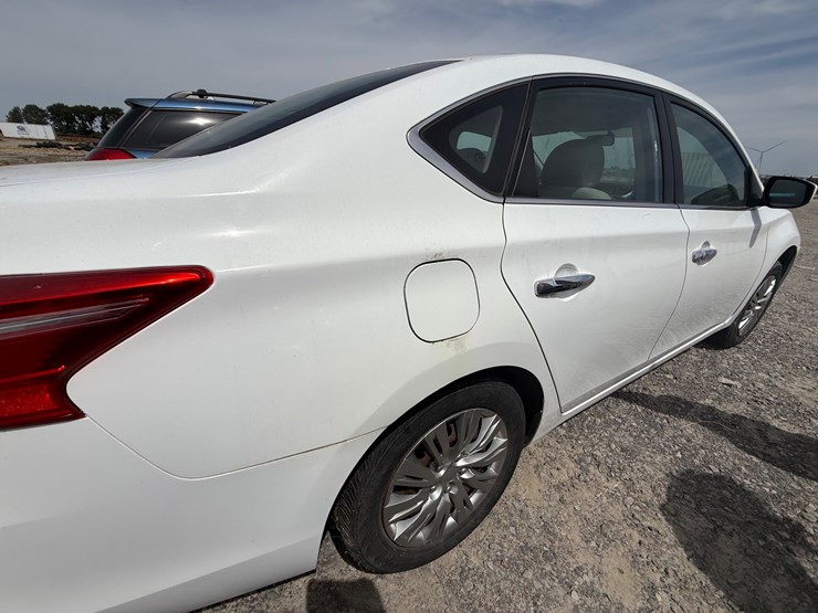 #3760-•-inop-2016-nissan-sentra-sedan-3n1ab7ap6gy243642-image-11