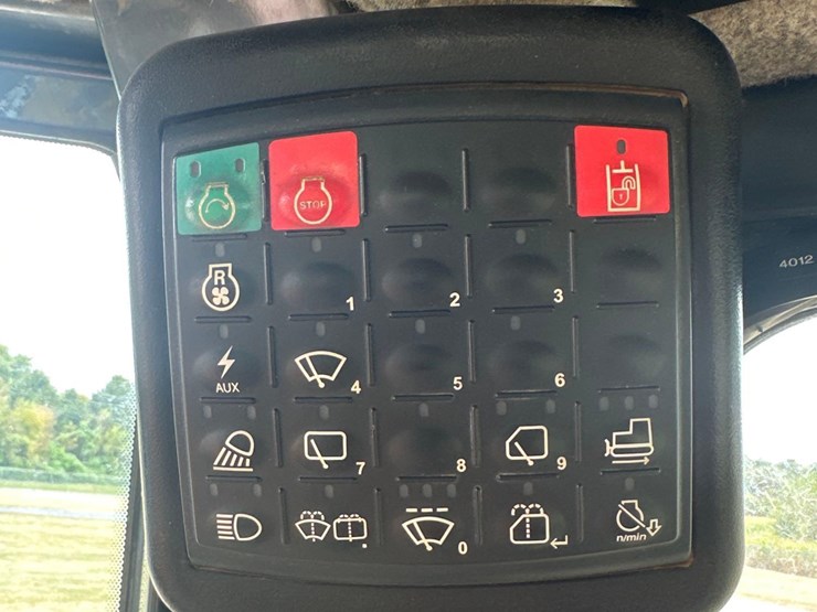 2013-deere-650k-lgp-image-17