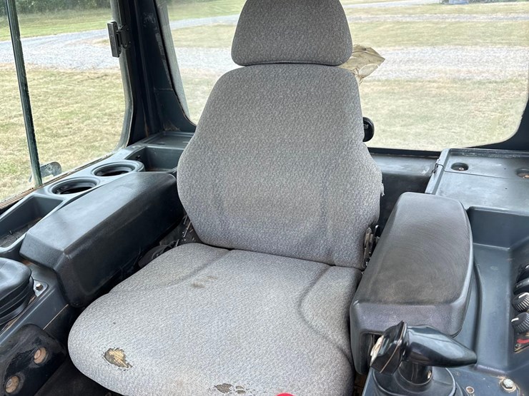 2013-deere-650k-lgp-image-12