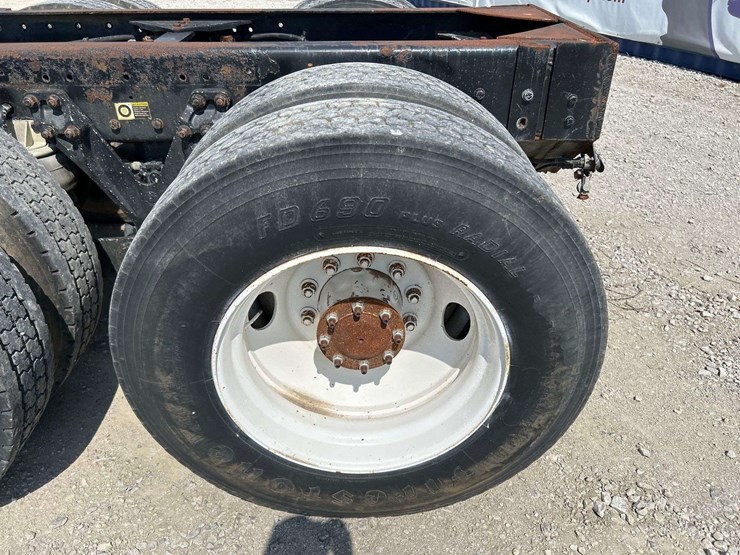 2004-kenworth-t800-image-25