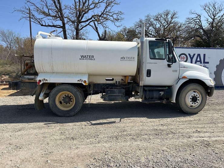 2007-international-durastar-4400-image-32