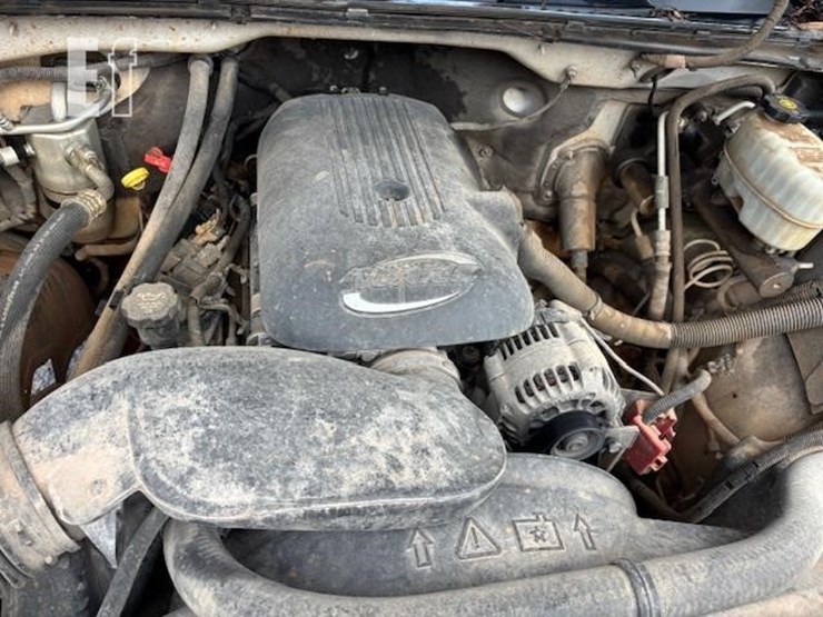 2004-chevrolet-silverado-2500-image-17