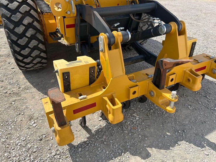 2025-deere-872gp-image-33