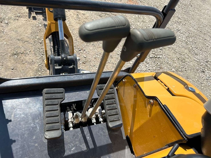 2025-ir-ire20-mini-excavator-image-16