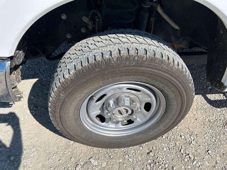 2021-ford-f250-xl-image-21