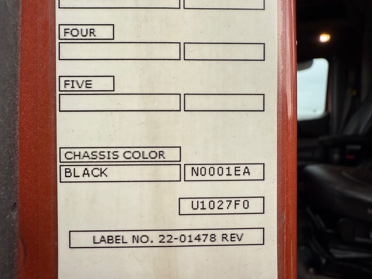 2015-peterbilt-579-image-76