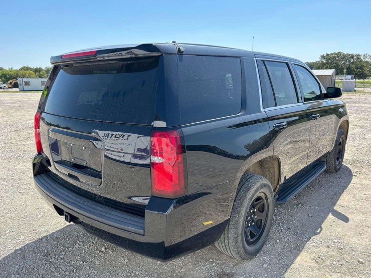 2020-chevrolet-tahoe-image-3