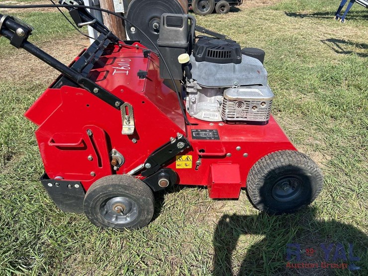 2022-toro-21in-hydraulic-walk-behind-turf-aerator-image-2