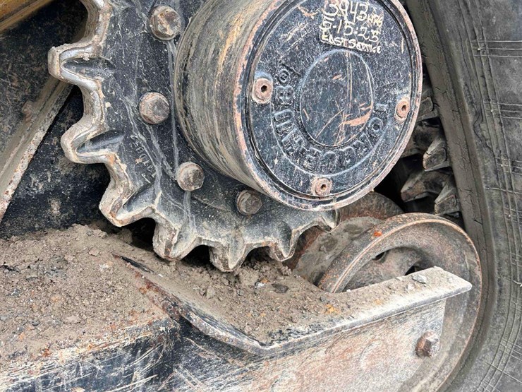 2018-deere-325g-image-11