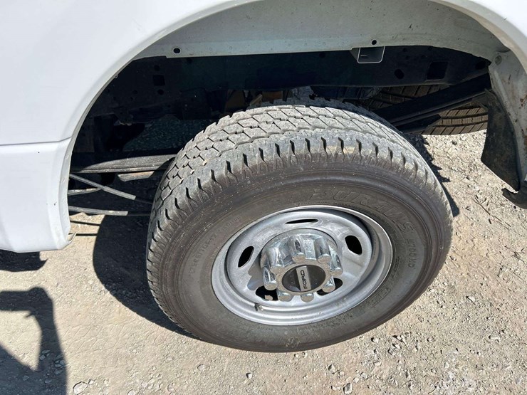 2021-ford-f250-xl-image-22