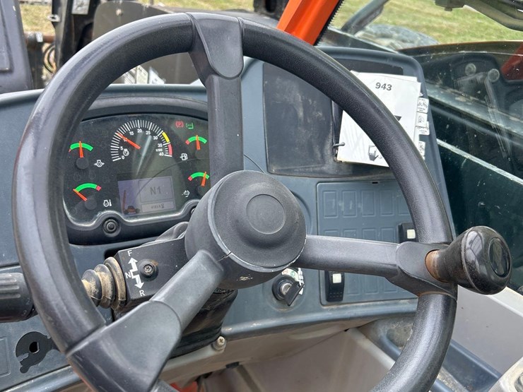 2018-jlg-g9-43a-image-20