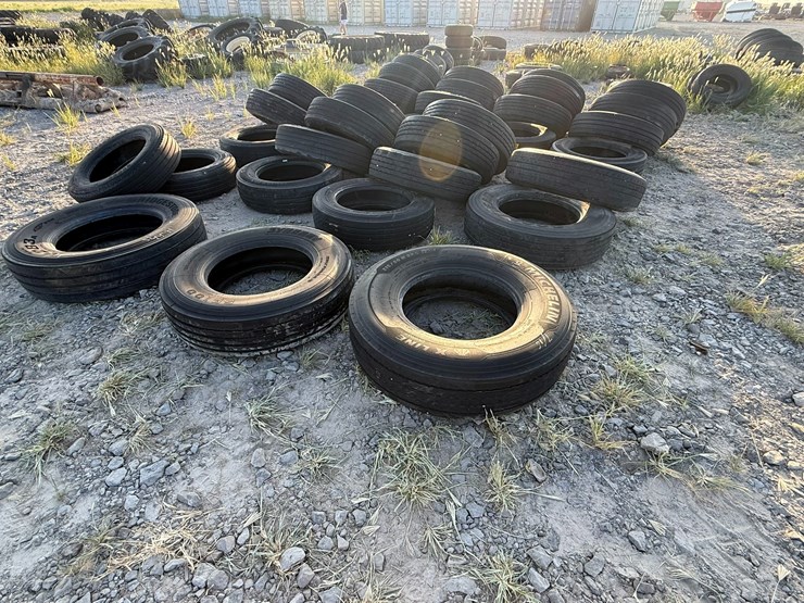 #9979-•-lot-of-miscellaneous-tires-image-4