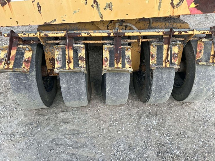 2002-ferguson-sp915re-ride-on-pneumatic-asphalt-compactor-image-18