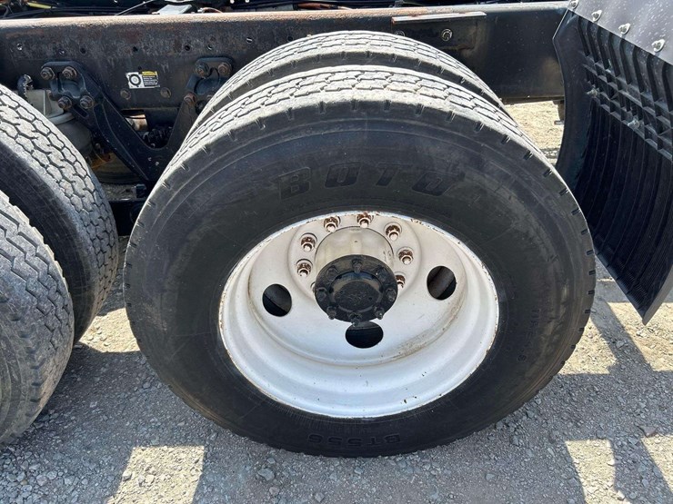2004-kenworth-t800-image-27