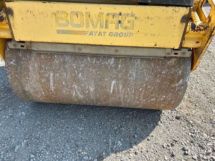 2007-bomag-bw120ad-4-tandem-vibratory-smooth-drum-roller-image-16