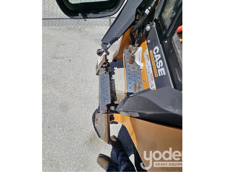 2021-case-tv450b-image-6