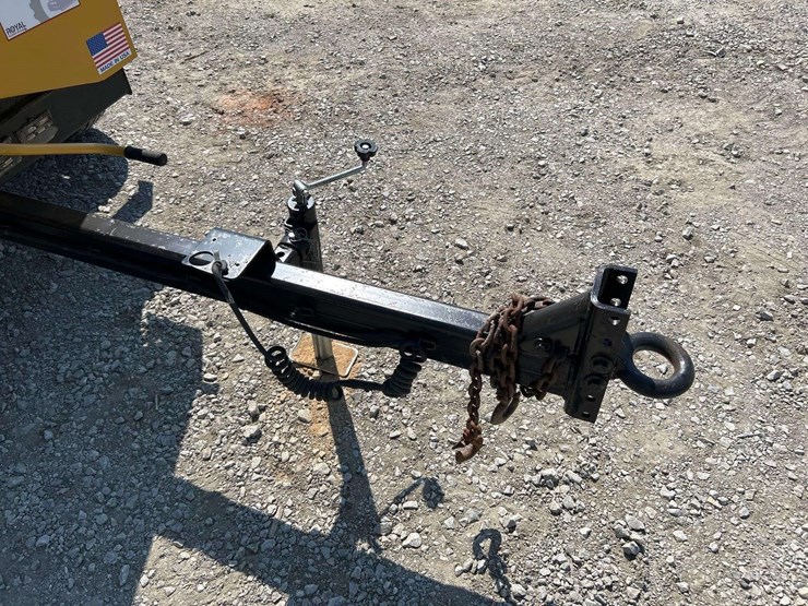 2013-vermeer-bc900xl-towable-brush-chipper-image-17