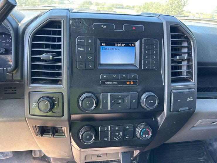 2022-ford-f250-xl-image-14