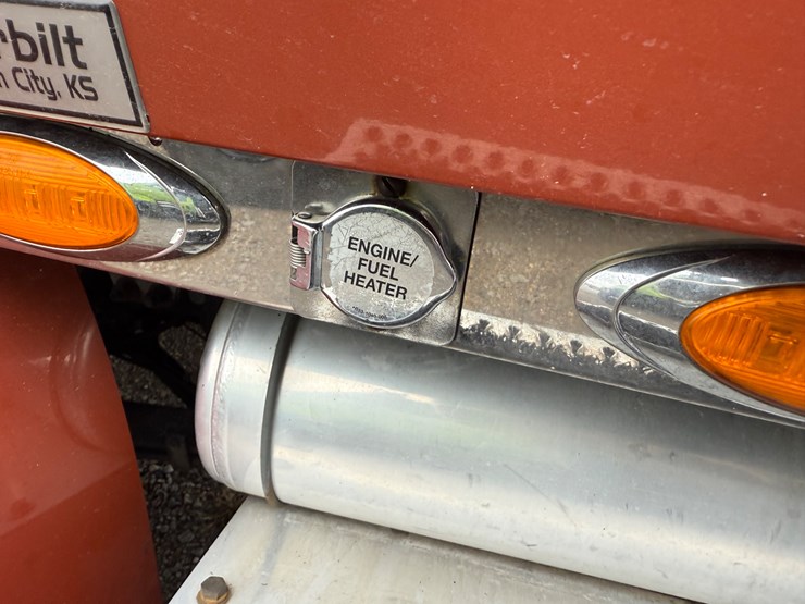 2015-peterbilt-579-image-80