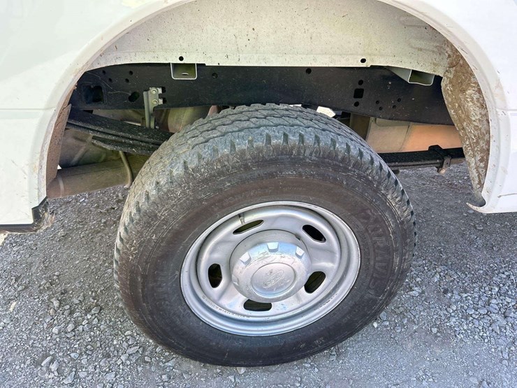 2022-ford-f250-xl-image-21
