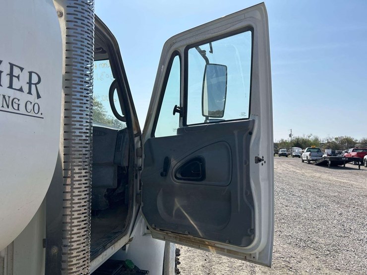 2007-international-durastar-4400-image-20